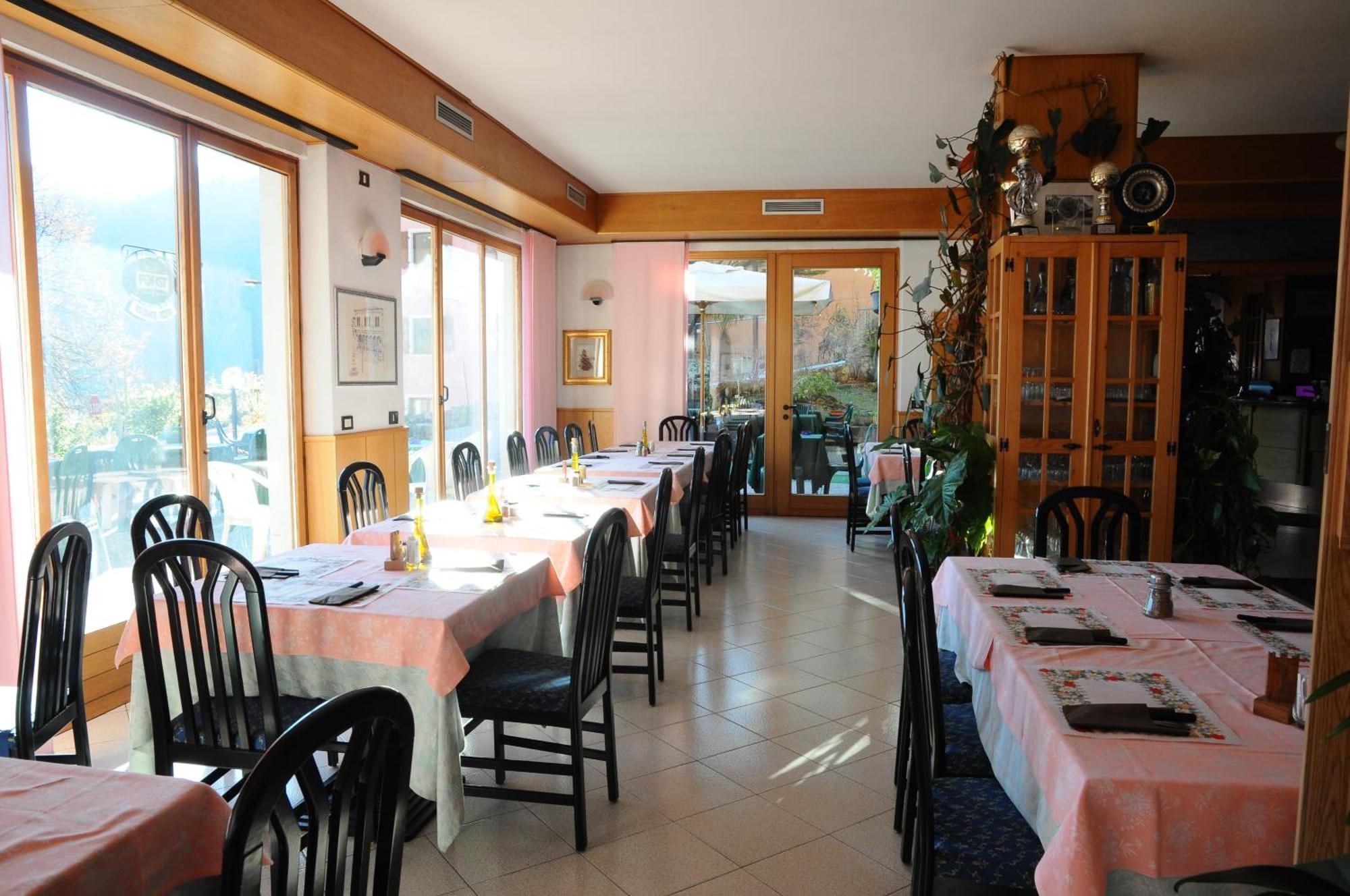 Hotel Cristina 蒂诺 外观 照片